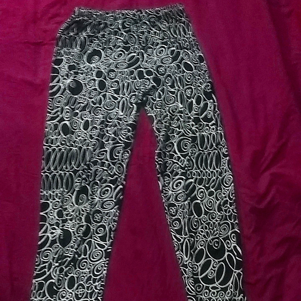 Fancy Fans Women's Black & White Graphic Print Spandex Leggings